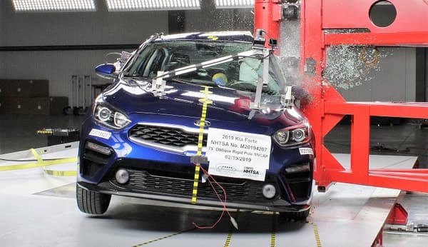 NHTSA Side pole test of the 2020 Kia Forte