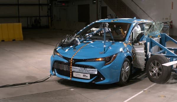 NHTSA Side impact test of the 2020 Toyota Corolla