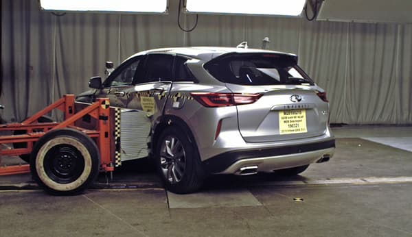 NHTSA Side impact test of the 2020 Infiniti Qx50