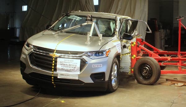 NHTSA Side impact test of the 2021 Chevrolet Traverse