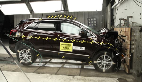 NHTSA Frontal impact test of the 2021 Cadillac XT5