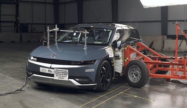 NHTSA Side impact test of the 2022 Hyundai Ioniq 5