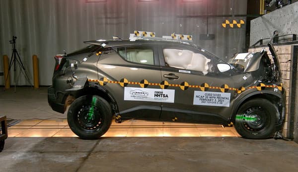 NHTSA Frontal impact test of the 2022 Toyota C-Hr