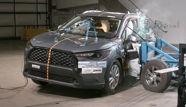 NHTSA Side impact test of the 2022 Toyota Corolla Cross