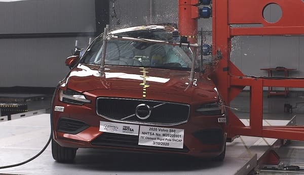NHTSA Side pole test of the 2022 Volvo S60 T6 Awd