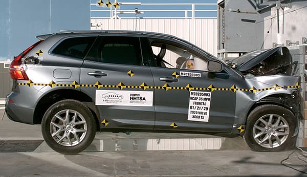 NHTSA Frontal impact test of the 2022 Volvo Xc60 B6 Awd
