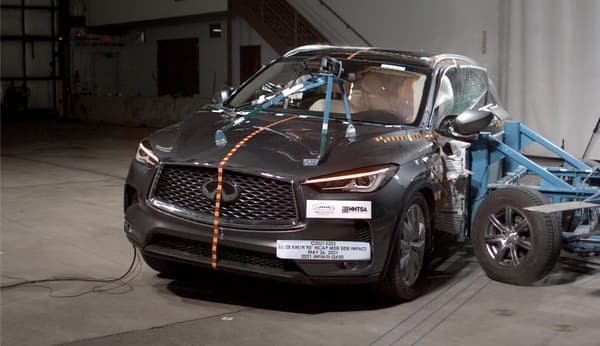 NHTSA Side impact test of the 2022 Infiniti Qx50