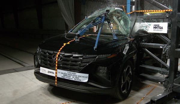 NHTSA Side pole test of the 2022 Hyundai Tucson