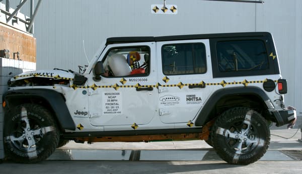 NHTSA Frontal impact test of the 2023 Jeep Wrangler Unlimited