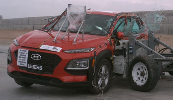 NHTSA Side impact test of the 2023 Hyundai Kona