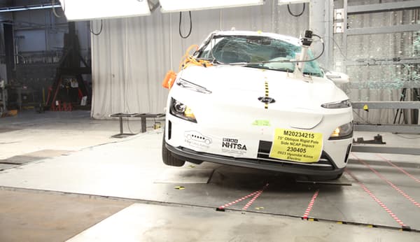 NHTSA Side pole test of the 2023 Hyundai Kona Electric
