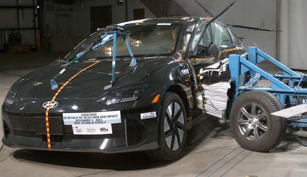 NHTSA Side impact test of the 2023 Hyundai Ioniq 6