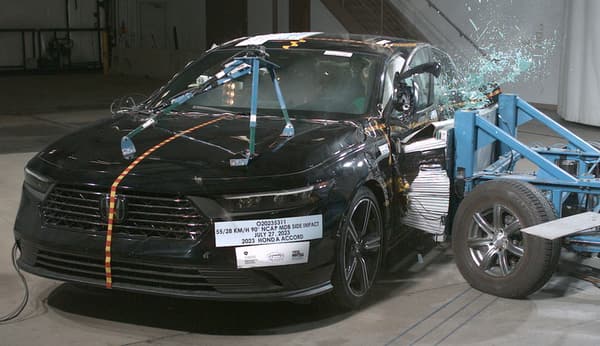 NHTSA Side impact test of the 2023 Honda Accord
