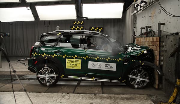NHTSA Frontal impact test of the 2024 Mini Countryman