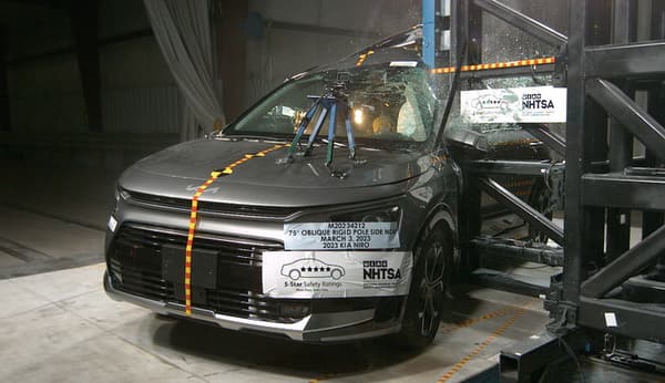 NHTSA Side pole test of the 2024 Kia Niro