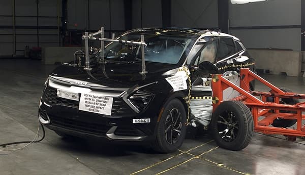 NHTSA Side impact test of the 2024 Kia Sportage