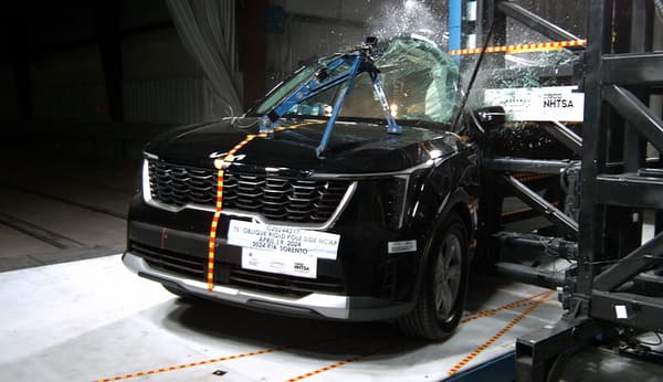 NHTSA Side pole test of the 2024 Kia Sorento