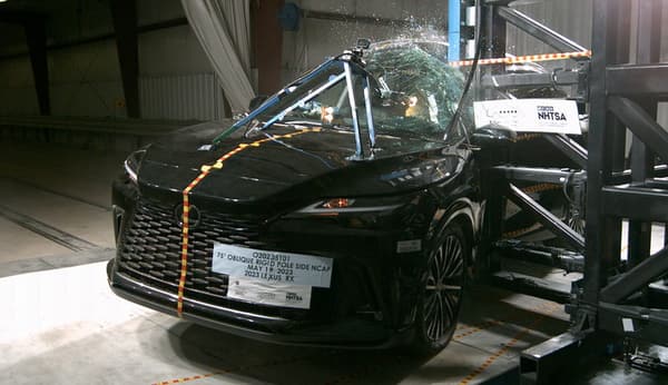 NHTSA Side pole test of the 2024 Lexus RX 350