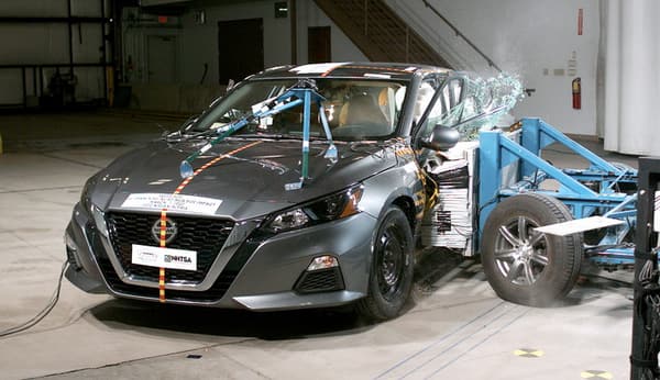 NHTSA Side impact test of the 2024 Nissan Altima