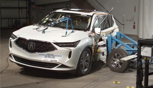 NHTSA Side impact test of the 2025 Acura MDX