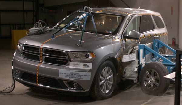 NHTSA Side pole test of the 2025 Dodge Durango