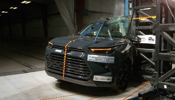 NHTSA Side pole test of the 2025 Toyota Grand Highlander