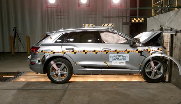 NHTSA Frontal impact test of the 2025 Audi SQ8 Sportback E-Tron