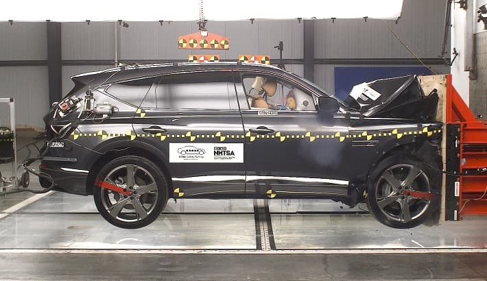NHTSA crash test of the 2021 Genesis Gv80
