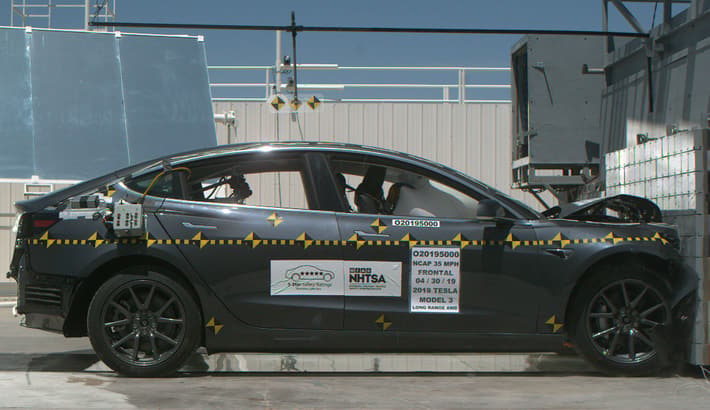 NHTSA crash test of the 2022 Tesla Model 3