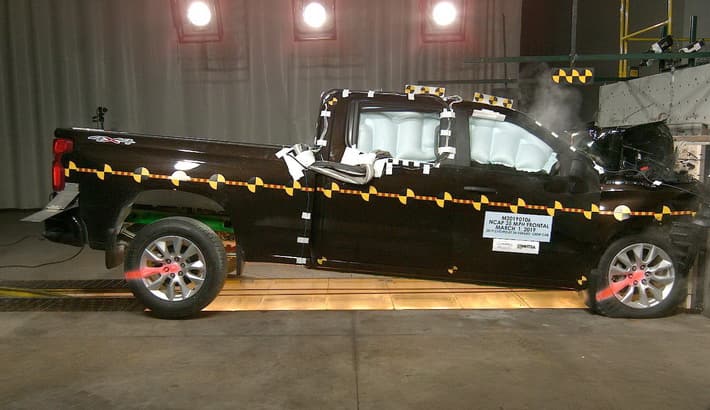 NHTSA crash test of the 2022 Chevrolet Silverado 1500 Ltd