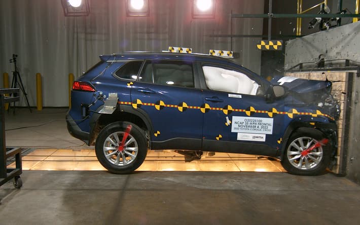 NHTSA crash test of the 2022 Toyota Corolla Cross