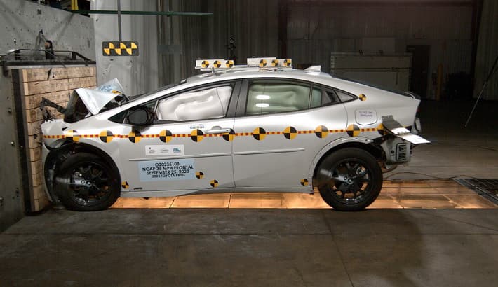NHTSA crash test of the 2023 Toyota Prius