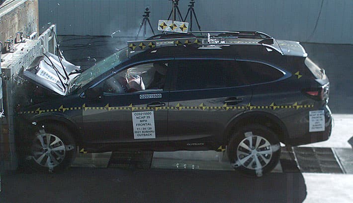 NHTSA crash test of the 2025 Subaru Outback