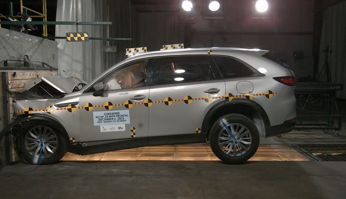 NHTSA crash test of the 2025 Mazda CX-90