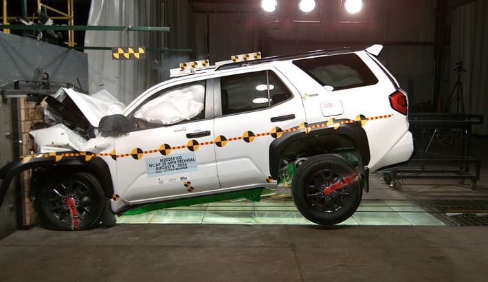 NHTSA crash test of the 2026 Toyota 4runner Hybrid