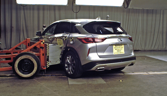 NHTSA Side impact test of the 2019 Infiniti Qx50