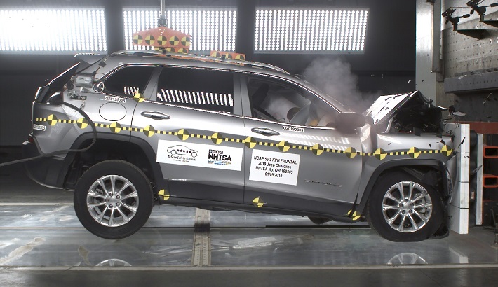 NHTSA crash test of the 2019 Jeep Cherokee
