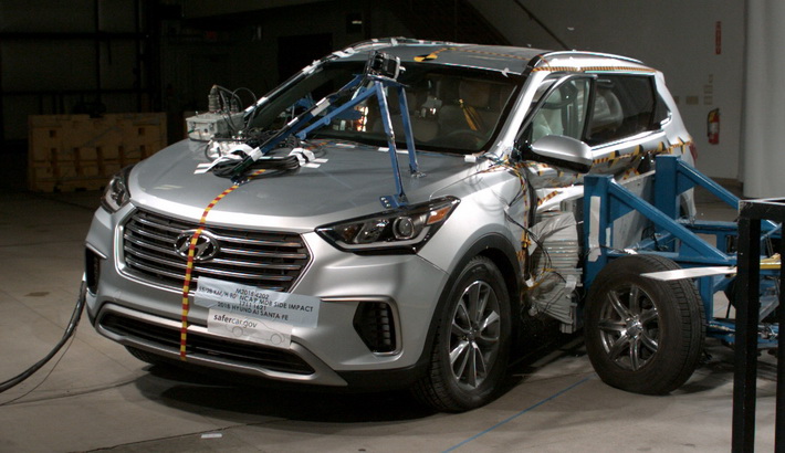 NHTSA Side impact test of the 2019 Hyundai Santa Fe Xl