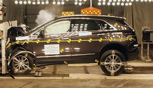 NHTSA crash test of the 2019 Cadillac Xt5