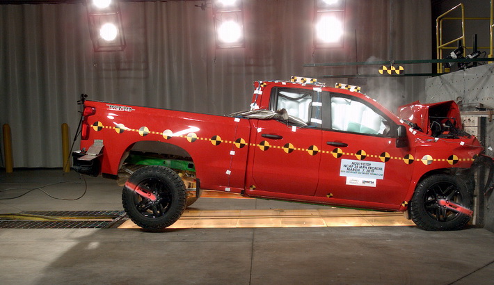 NHTSA crash test of the 2019 Chevrolet Silverado 1500