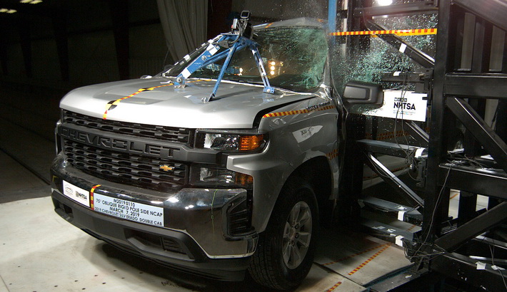 NHTSA Side pole test of the 2019 Chevrolet Silverado 1500