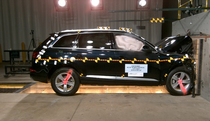 NHTSA crash test of the 2019 Audi Q7
