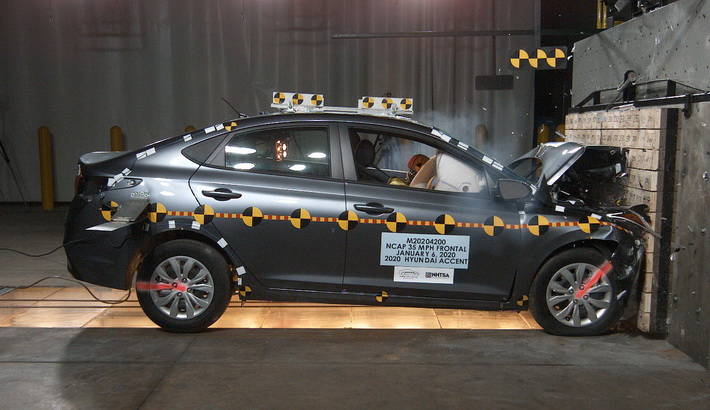NHTSA crash test of the 2020 Hyundai Accent