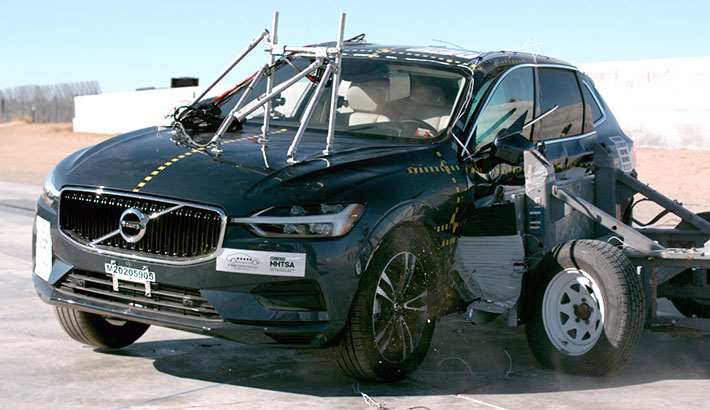 NHTSA Side impact test of the 2020 Volvo Xc60 T6