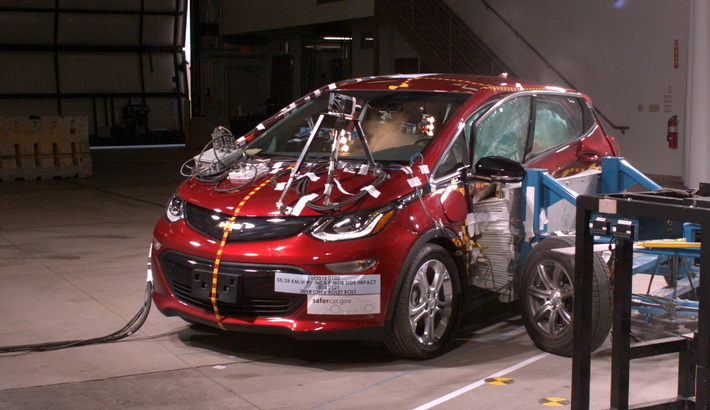 NHTSA Side impact test of the 2020 Chevrolet Bolt Ev