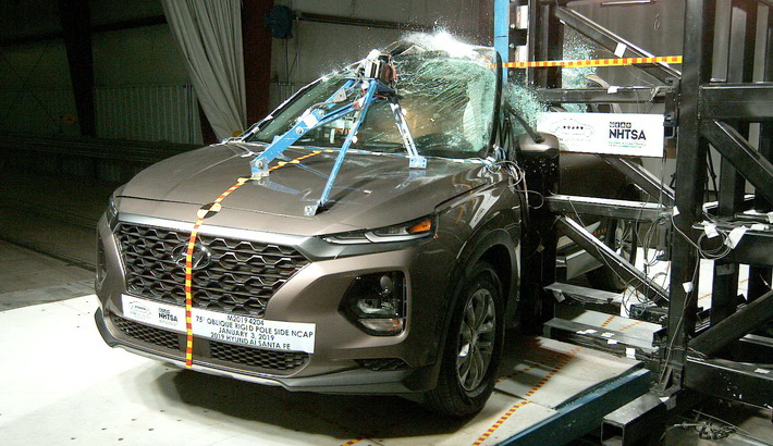 NHTSA Side pole test of the 2020 Hyundai Santa Fe