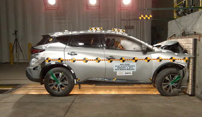 NHTSA crash test of the 2020 Nissan Murano