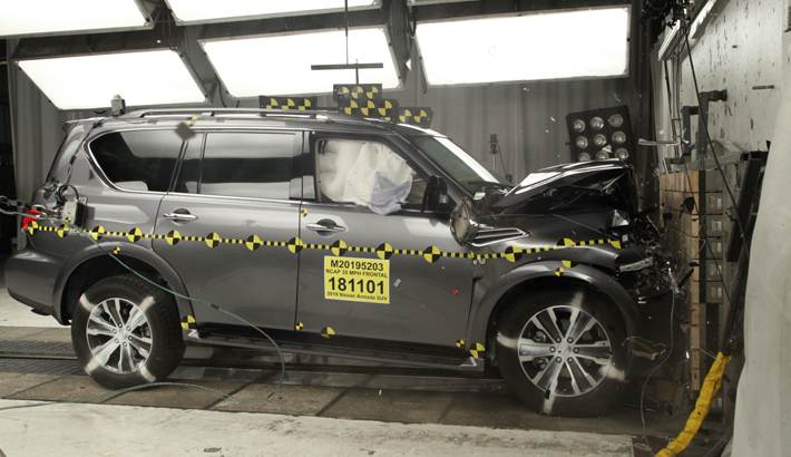 NHTSA crash test of the 2020 Nissan Armada