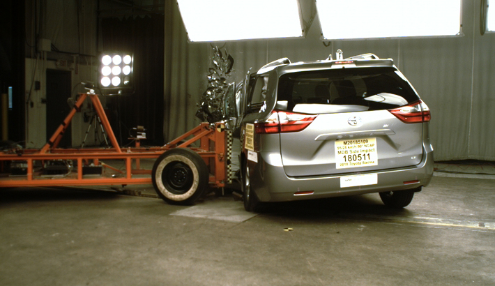 NHTSA Side impact test of the 2020 Toyota Sienna