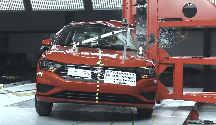 NHTSA Side pole test of the 2020 Volkswagen Jetta